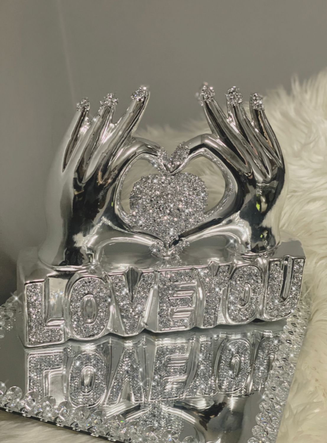 Biznest Silver Sparkle Crushed Jewel Loose Diamond Double Heart Sculpture Shelf Sitter Ornament Crystal Gift Home Décor 23x17x6 Cm