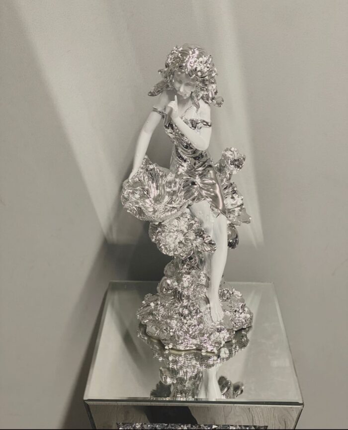 Lady Figurine Ornament Wholesale Home Decor